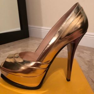 Fendi Gorgeous Gold metallic heels